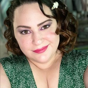 Meet your Posher, Dina